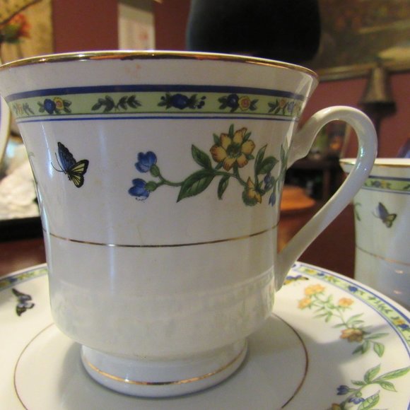 Vintage Victorian Porcelain Footed Floral Tea Set 3 Cups/4 Plates - Picture 3 of 15